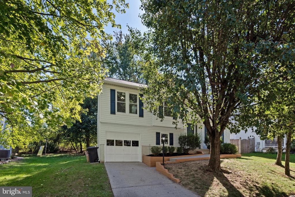 9079 Manorwood Road photo 1