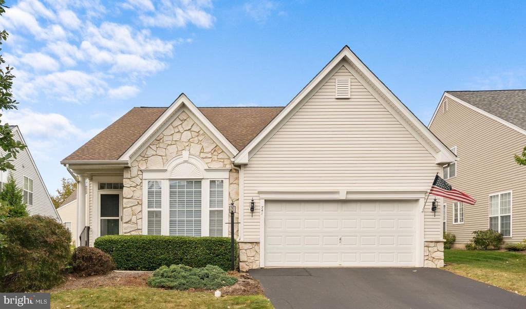 741 Primrose Path photo 1