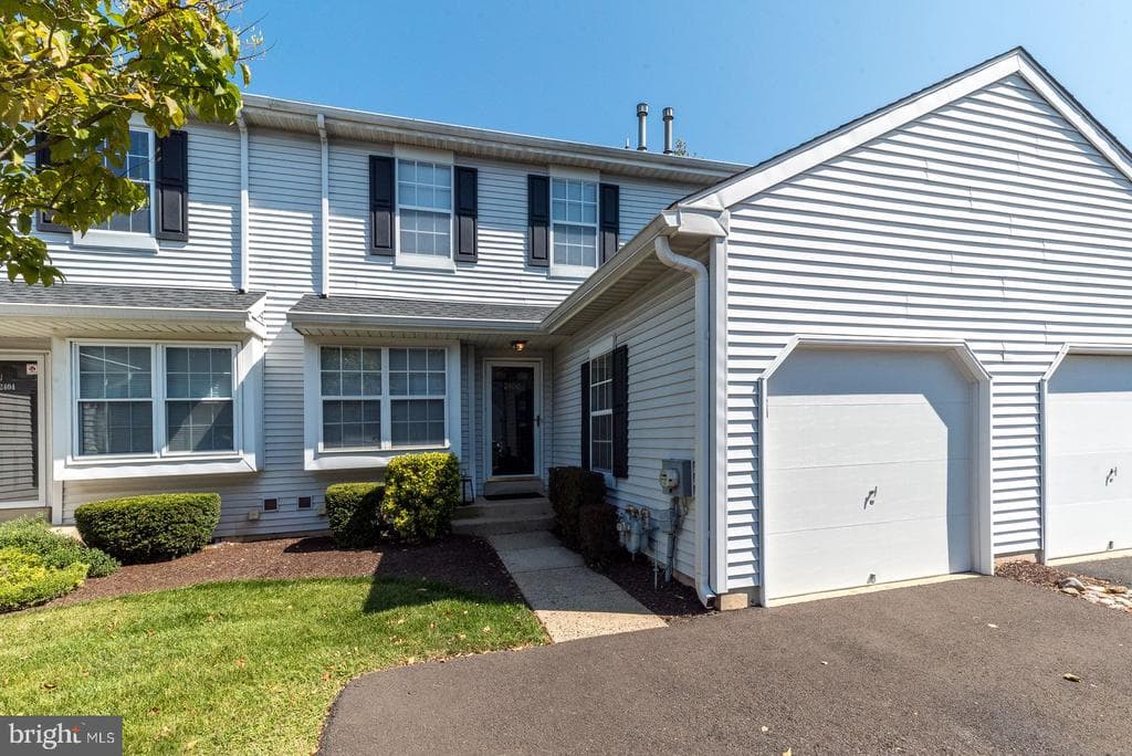 2402 Dogleg Drive photo 1