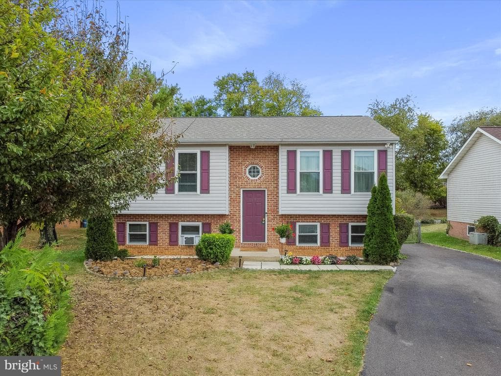 1072 Kasinof Avenue photo 1