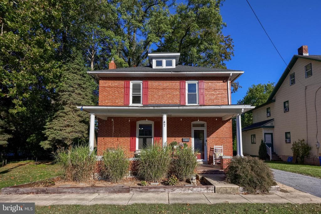47 E College Avenue photo 1