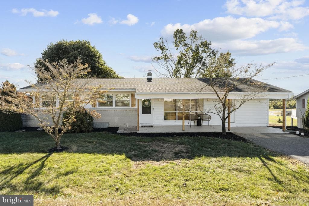 930 Groff Avenue photo 1