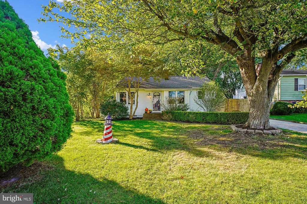 1870 Harbor Drive photo 1