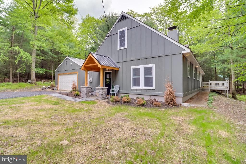 1563 Sullivan Trail photo 1