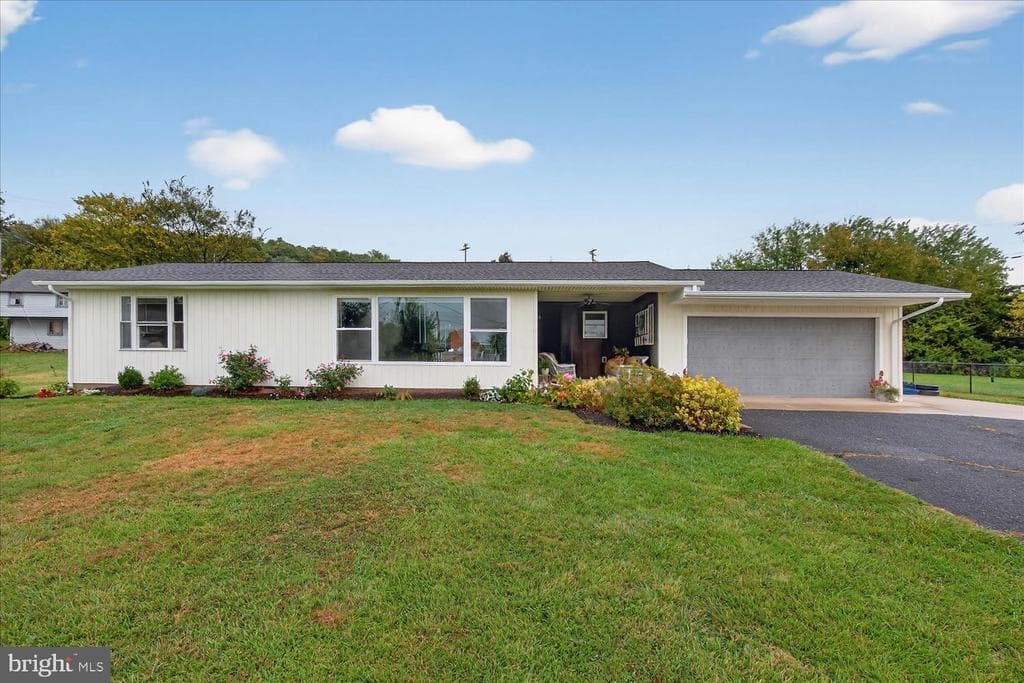 1338 Reading Road photo 1