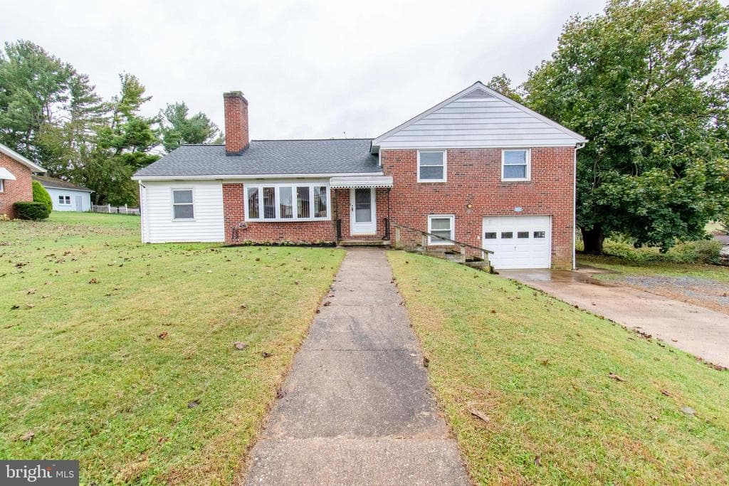 3911 Sunset Drive photo 1