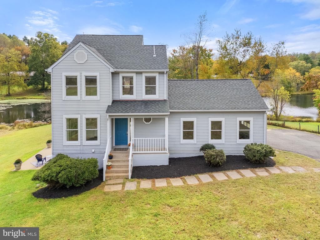 10637 Crest Hill Road photo 1