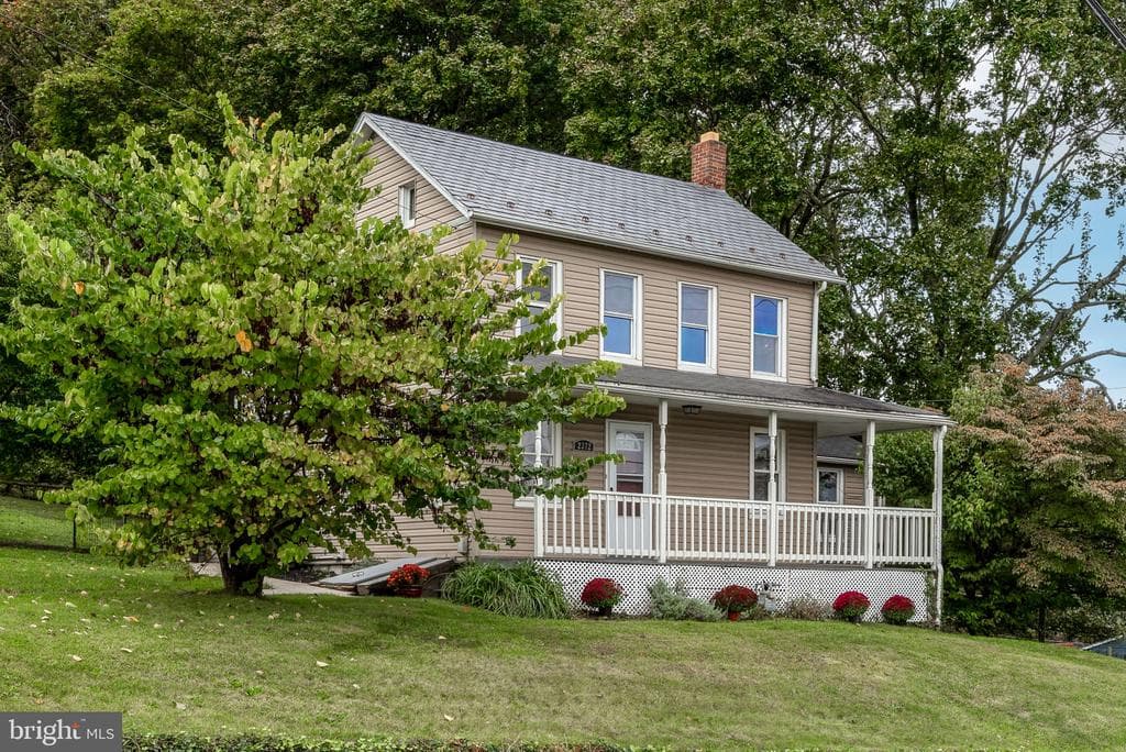 2372 Mount Zion Road photo 1