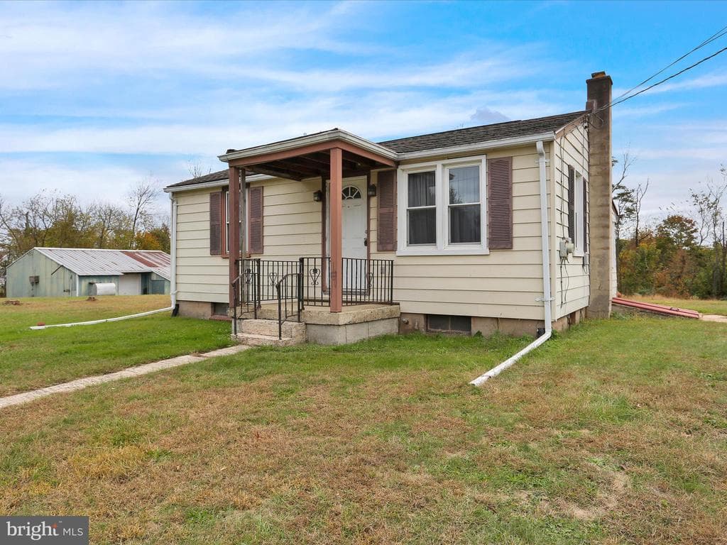 50 4th Avenue photo 1