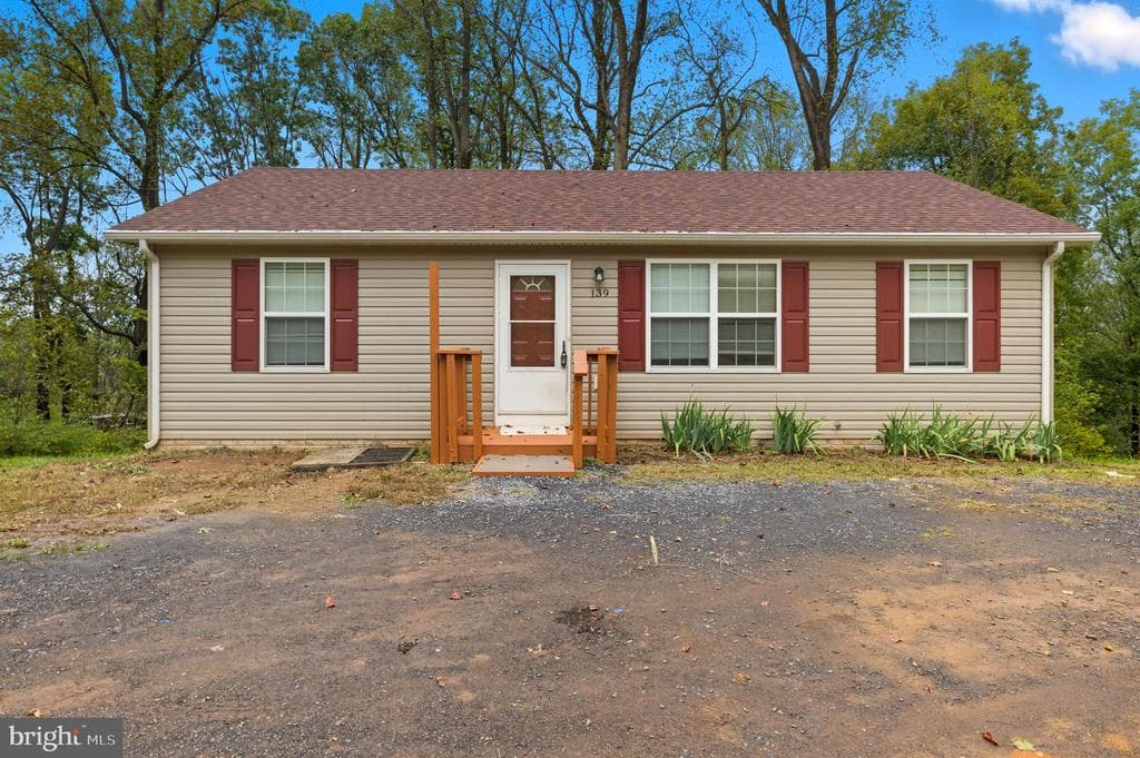 139 Wambach Court photo 1