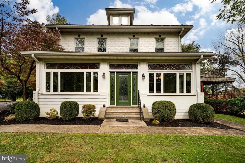2157 Girard Avenue photo 1