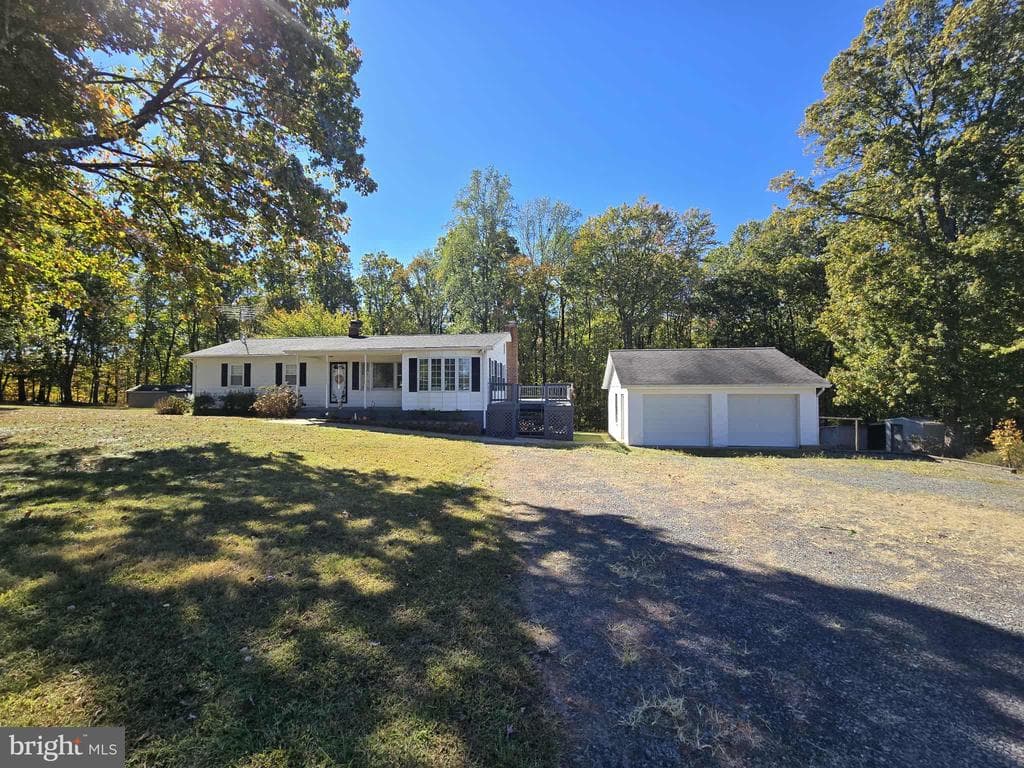 915 Leon Road photo 1