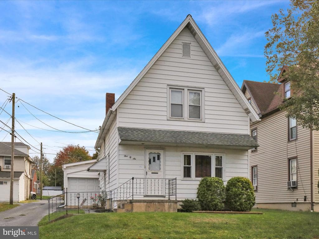 506 E Walnut Street photo 1
