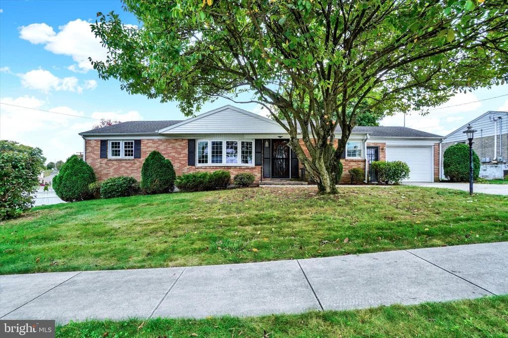 8 Spring Ridge Drive photo 1