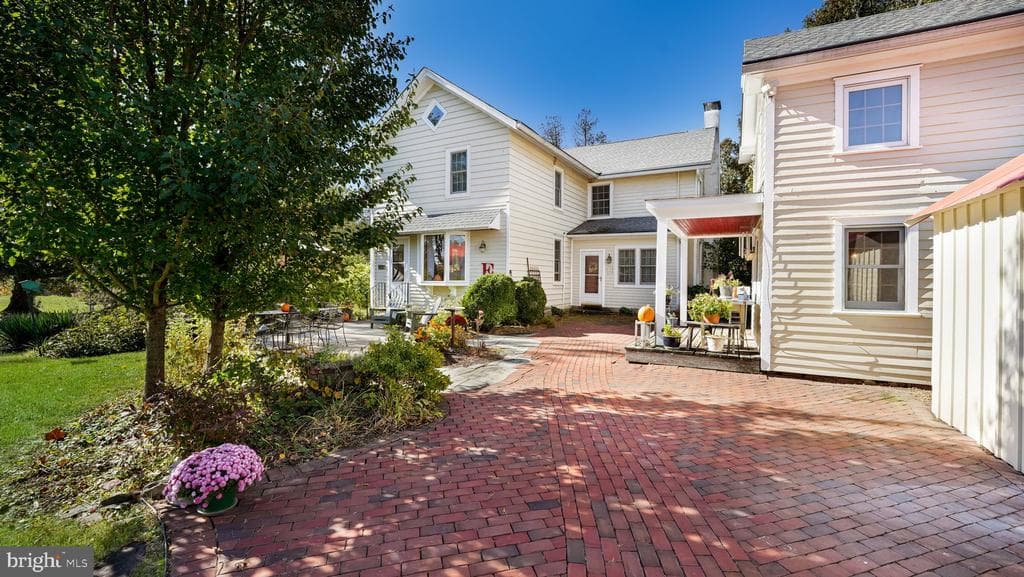 761 Headquarters Road photo 1