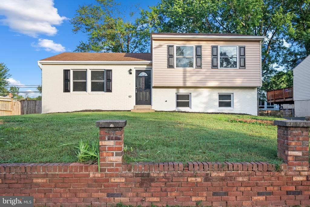 8516 Cavalry Lane photo 1