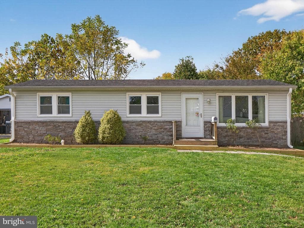 1059 Henn Avenue photo 1