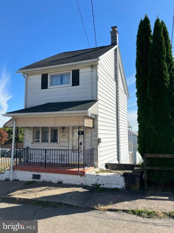 244 E North Street photo 1