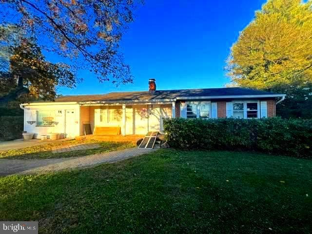 23513 Woodfield Road photo 1