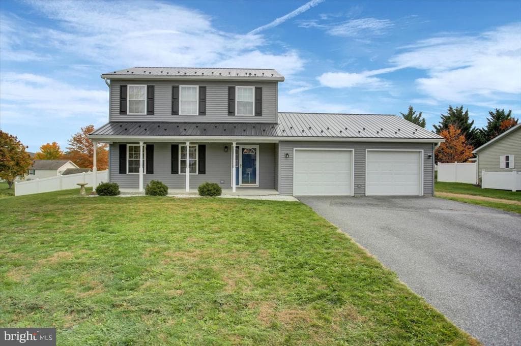 162 Hampton Drive photo 1