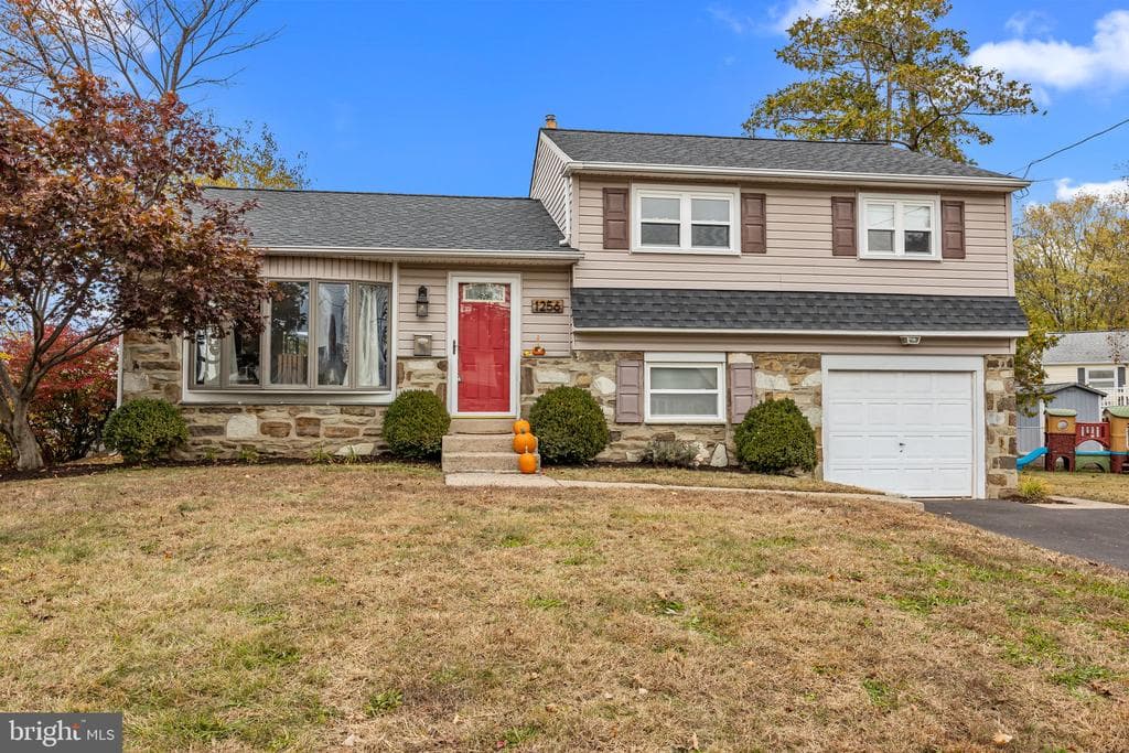 1256 Dahlia Road photo 1
