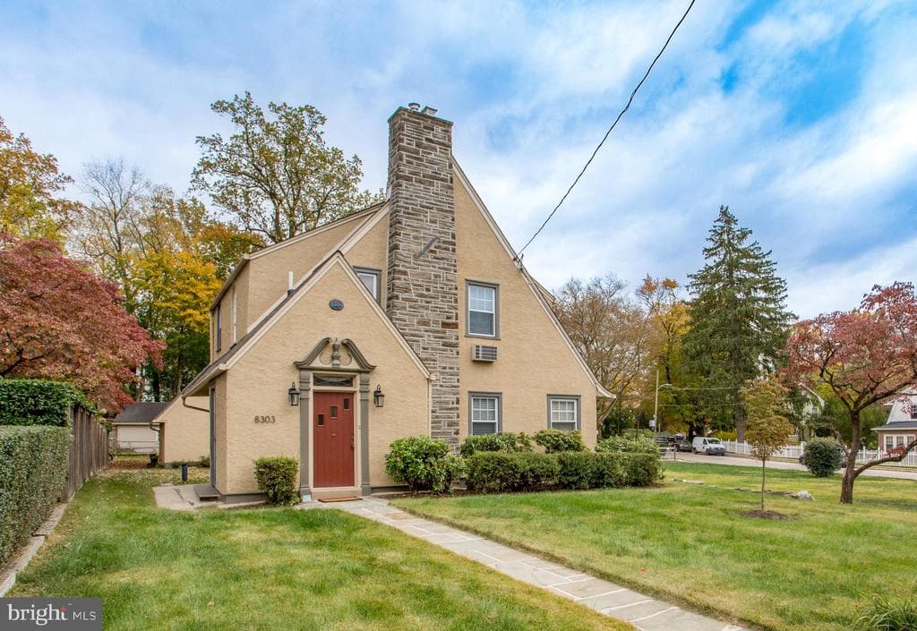 8303 Brookside Road photo 1