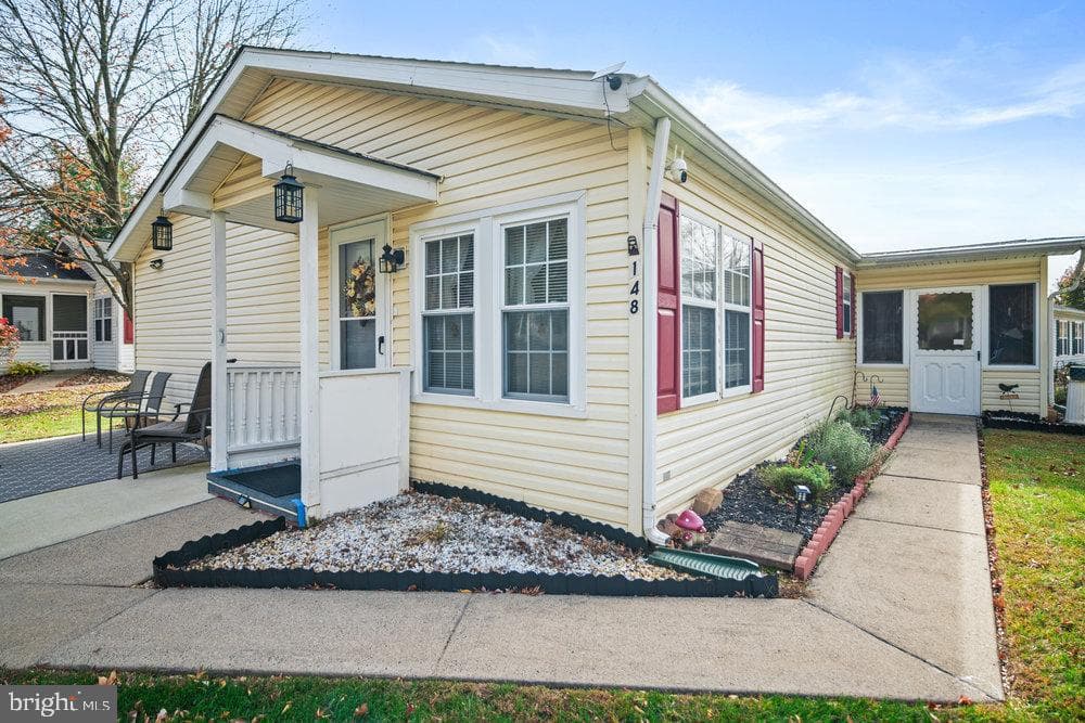 148 Raven Court photo 1