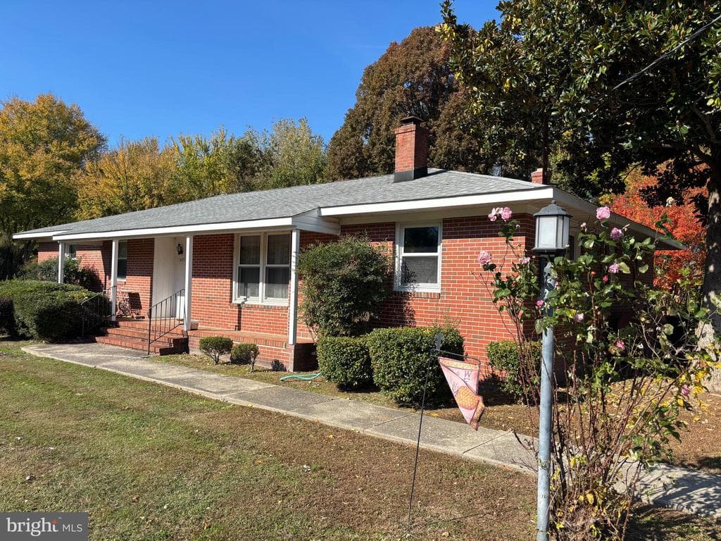 1407 Calvert Road photo 1