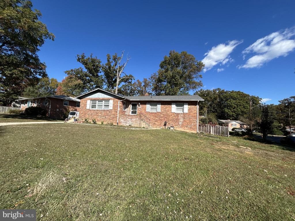10918 Warwick Avenue photo 1