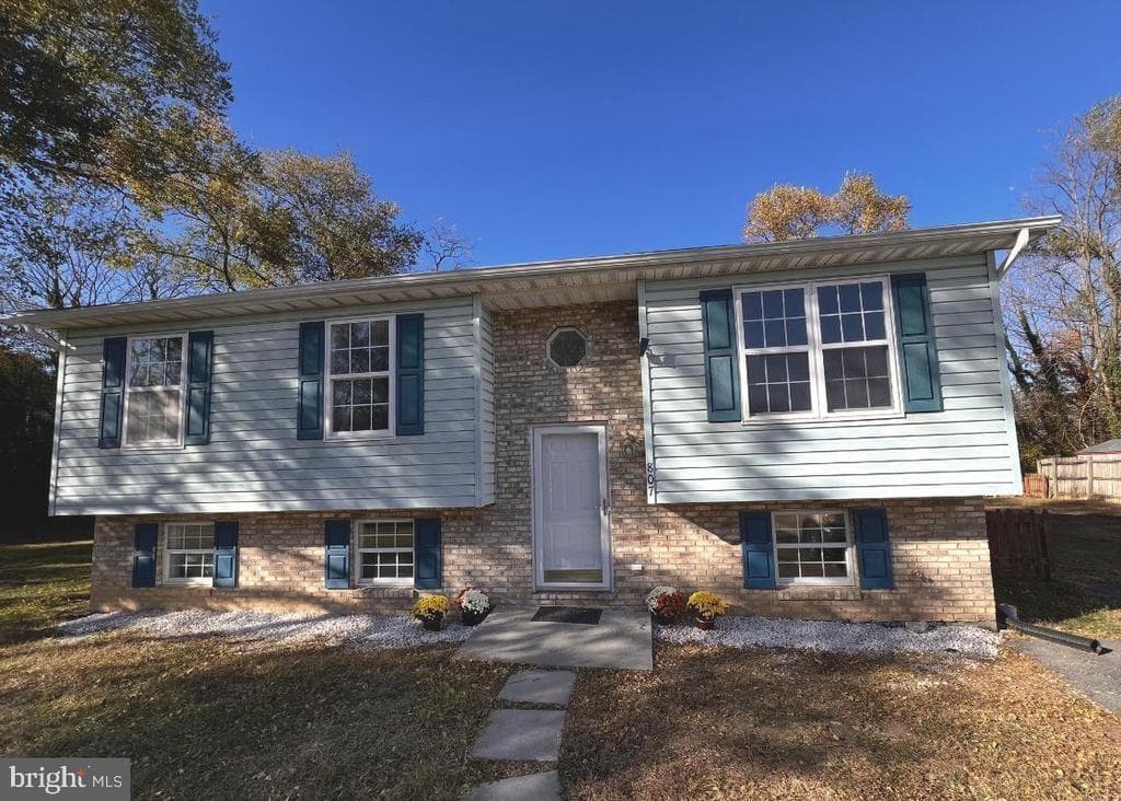 807 Butler Avenue photo 1