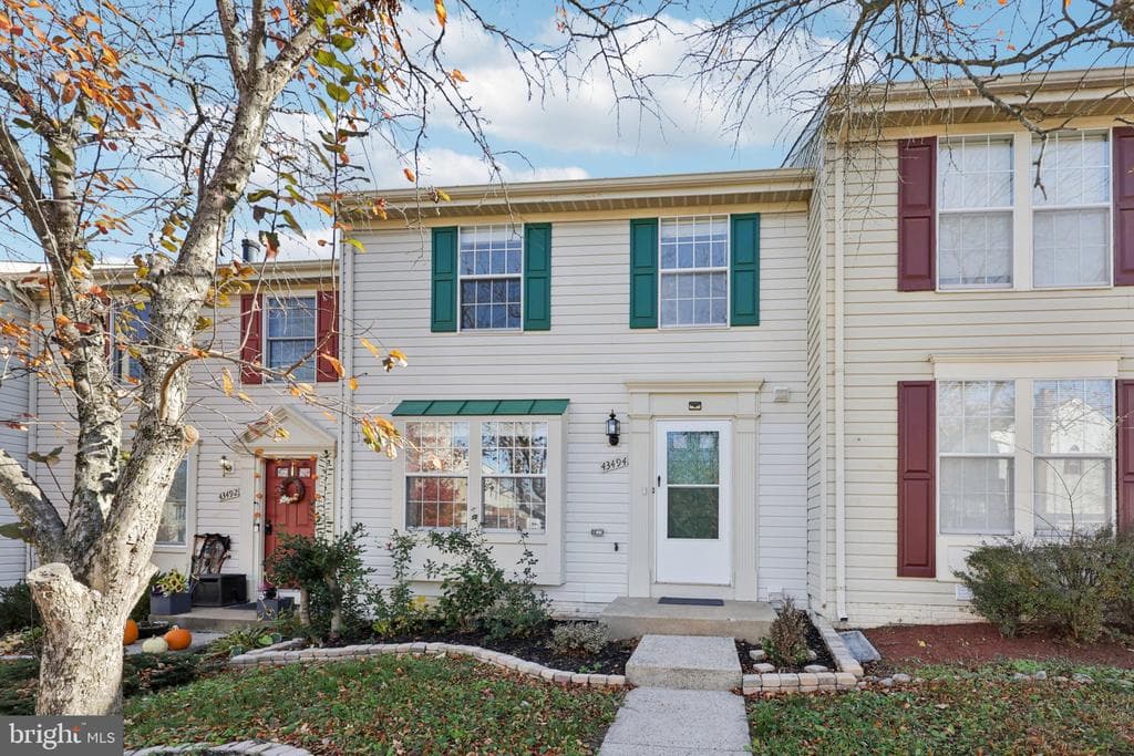 43494 Postrail Square photo 1