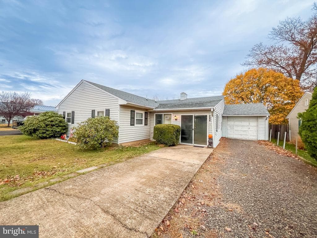 244 Guilford Road photo 1