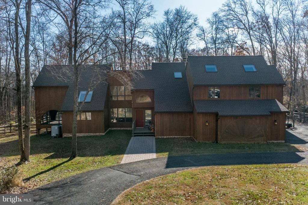 786 Ridge Road photo 1