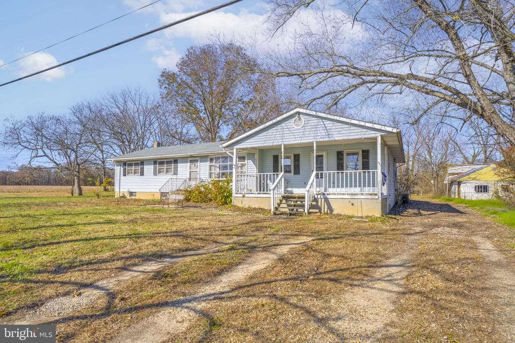 16400 Tanyard Road photo 1