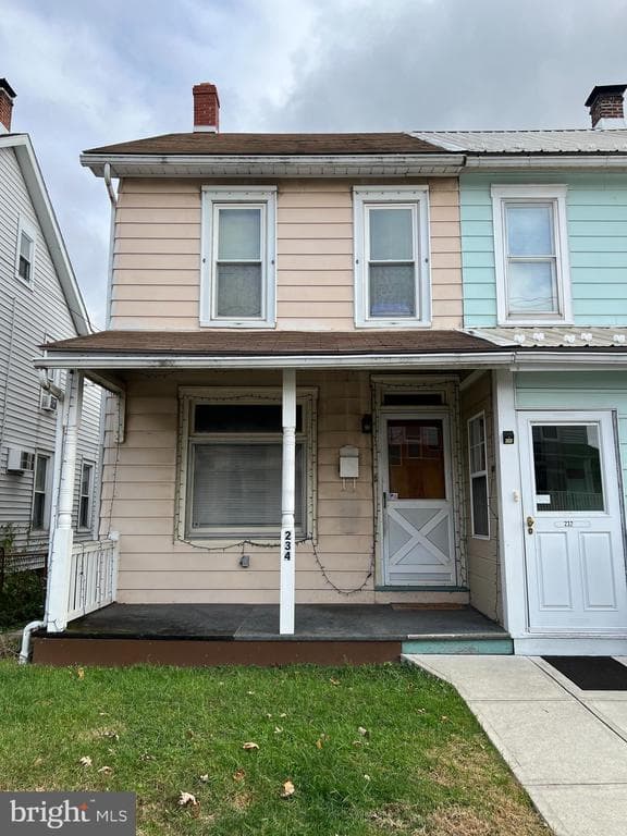 234 E Walnut Street photo 1