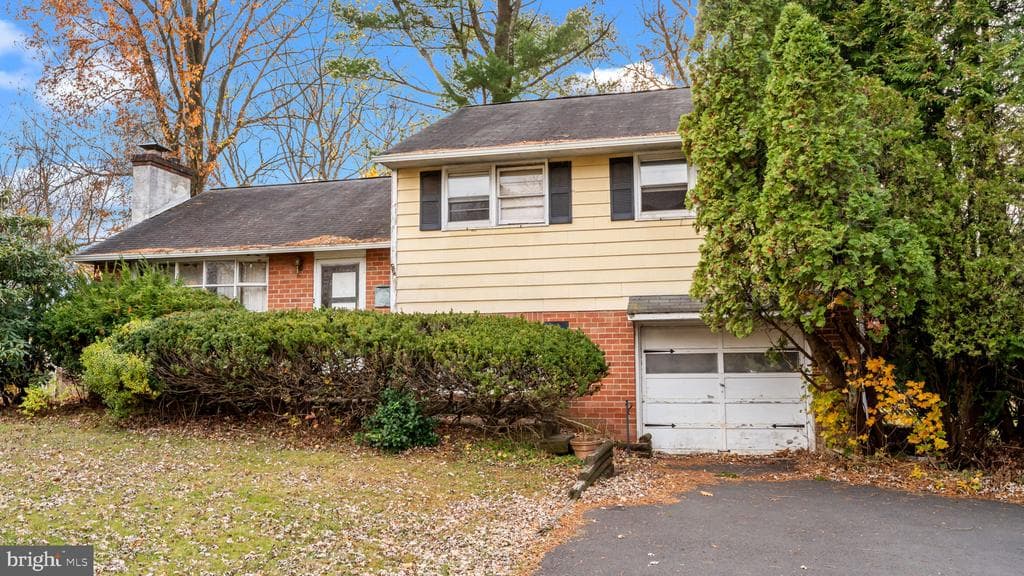 1536 Park Drive photo 1