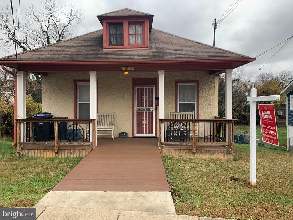 3815 37th Street photo 1
