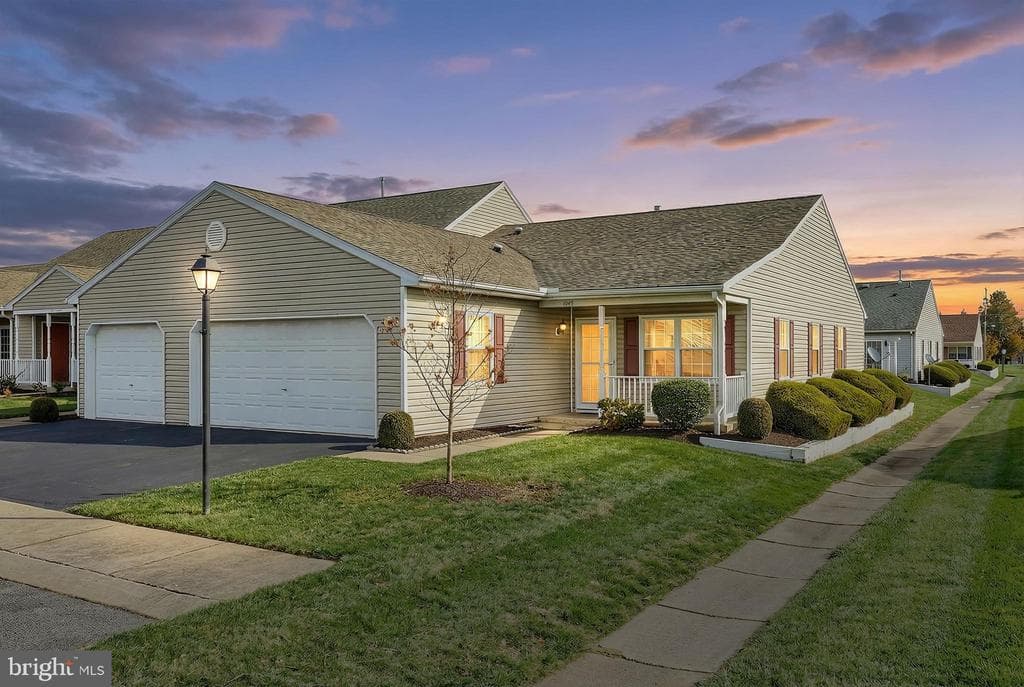 1043 Village Way #1043 photo 1