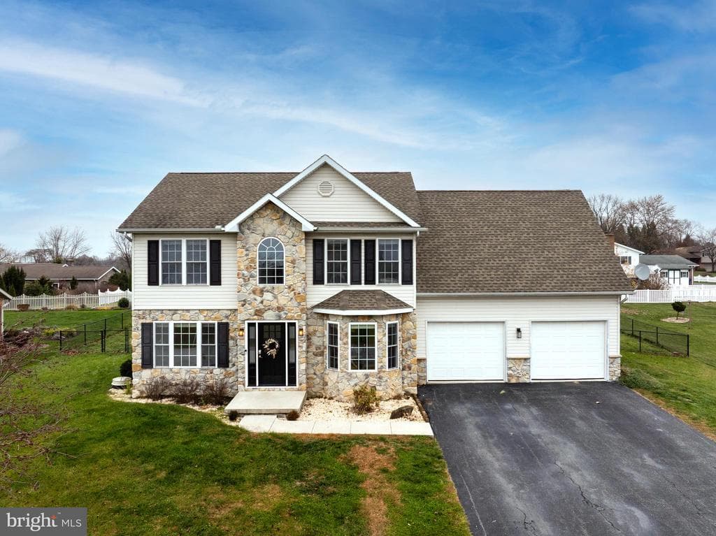 51 Diopside Drive photo 1