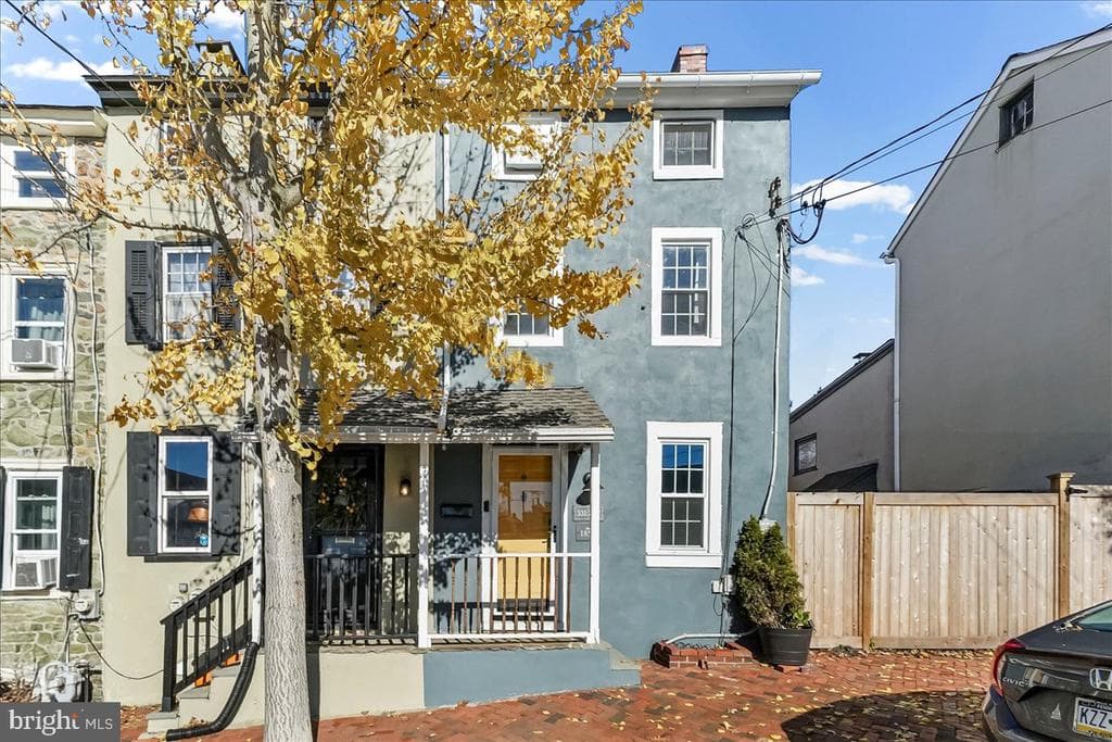 331 Hannum Avenue photo 1