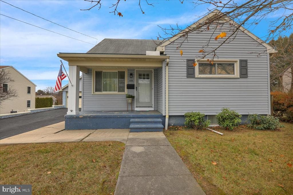 435 E Canal Street photo 1