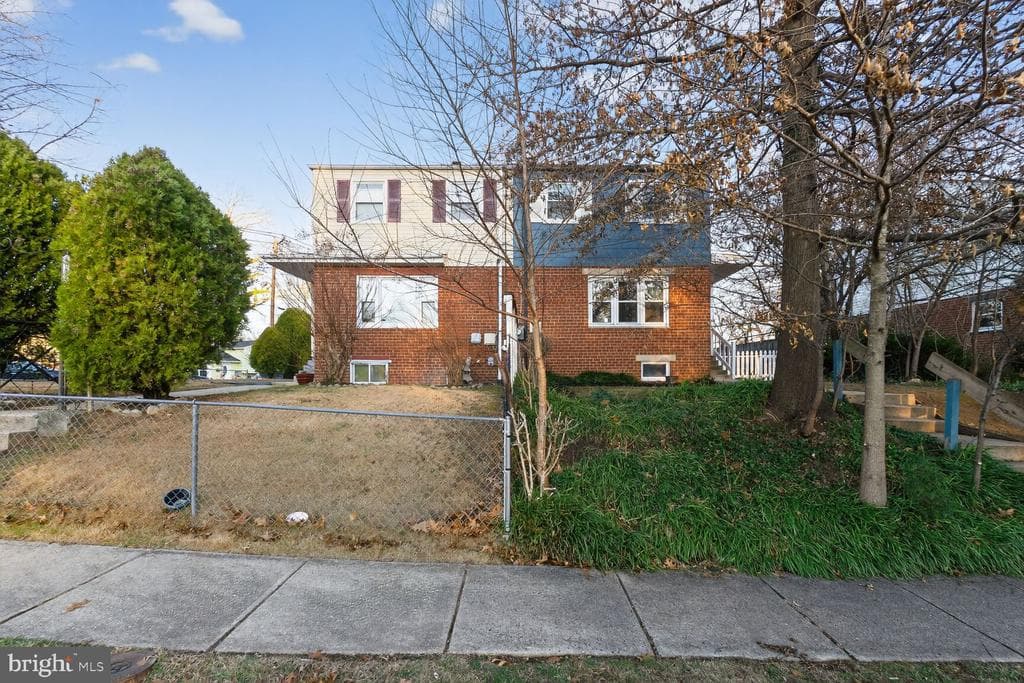 3033 Medway Street photo 1