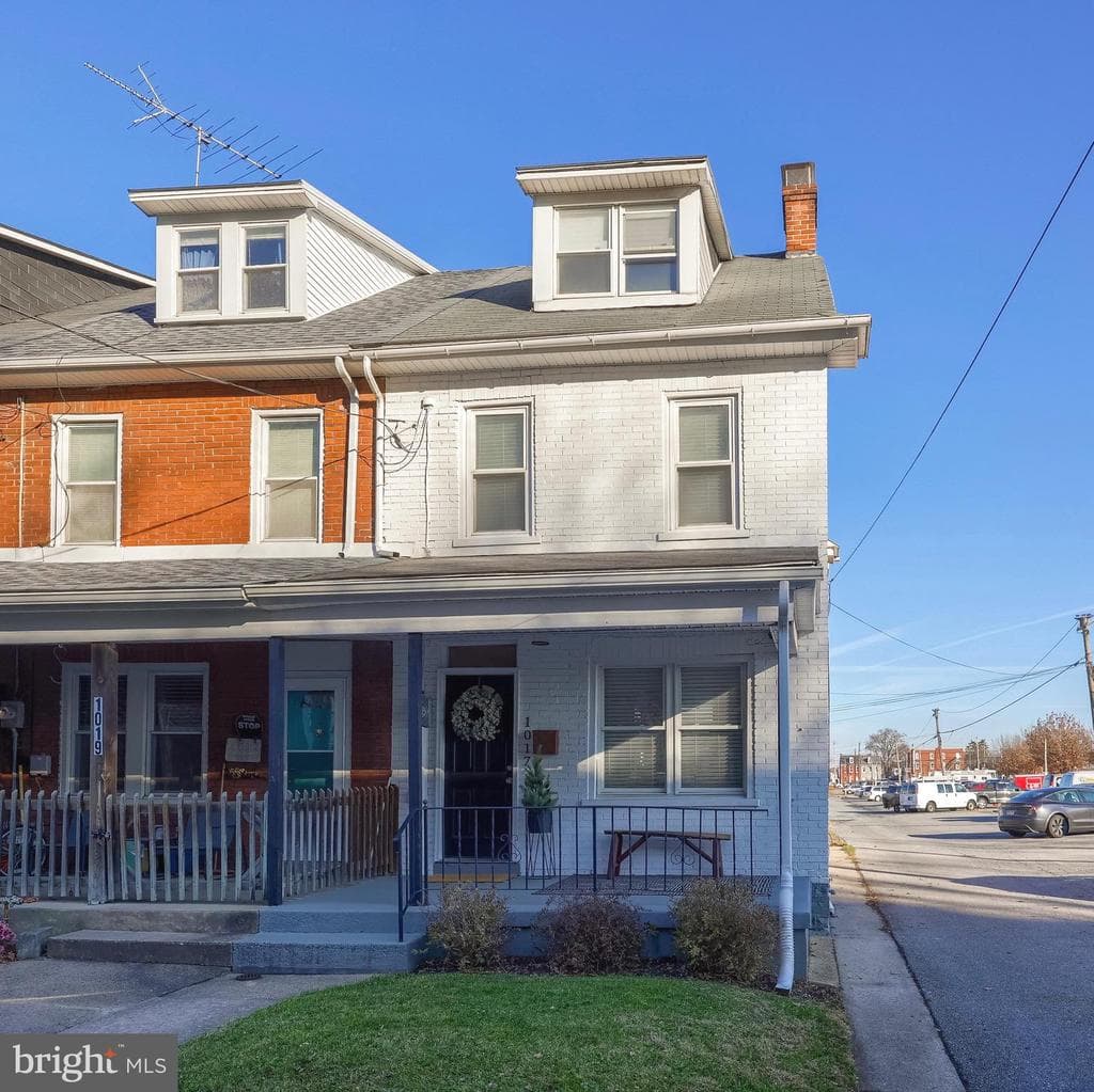 1017 N Charlotte Street photo 1