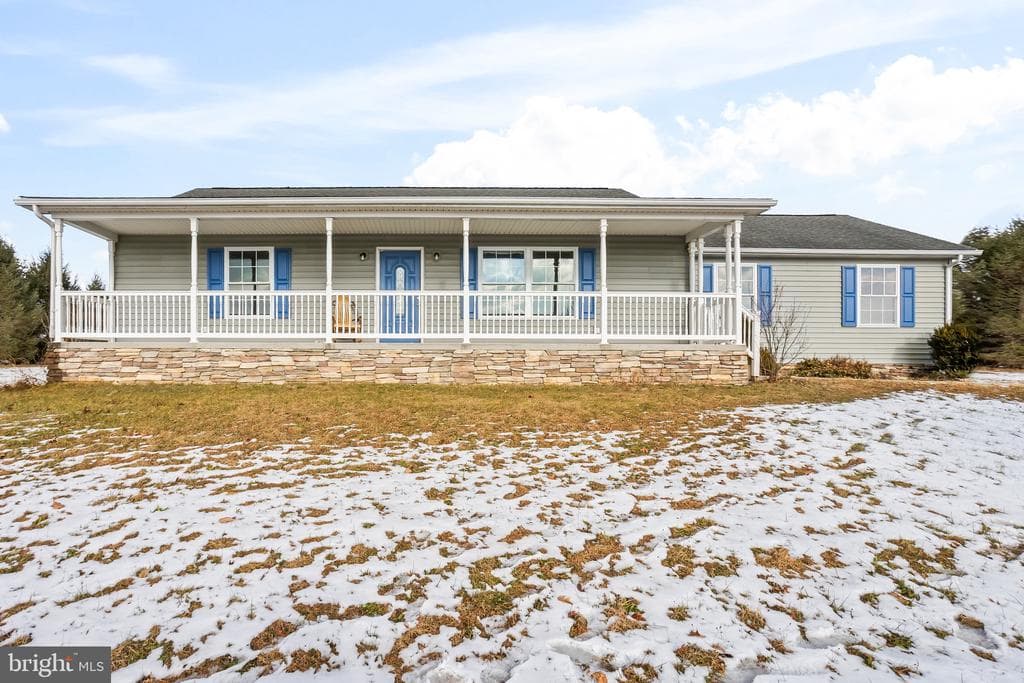 102 Deerview Drive photo 1