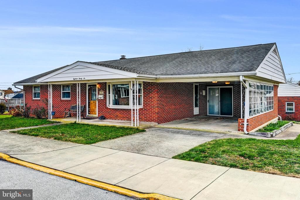 1826 Orange Street photo 1