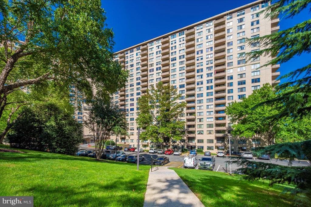 5225 Pooks Hill Road #505s photo 1