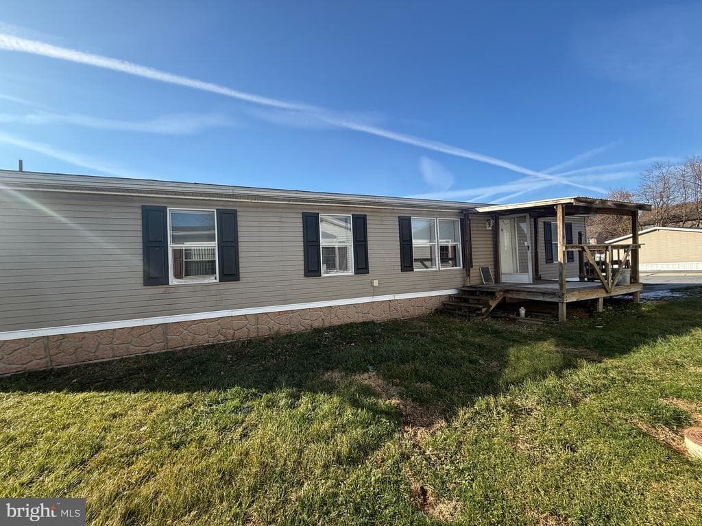 100 Lilly Drive photo 1