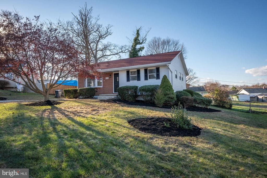 604 Wingleaf Court photo 1