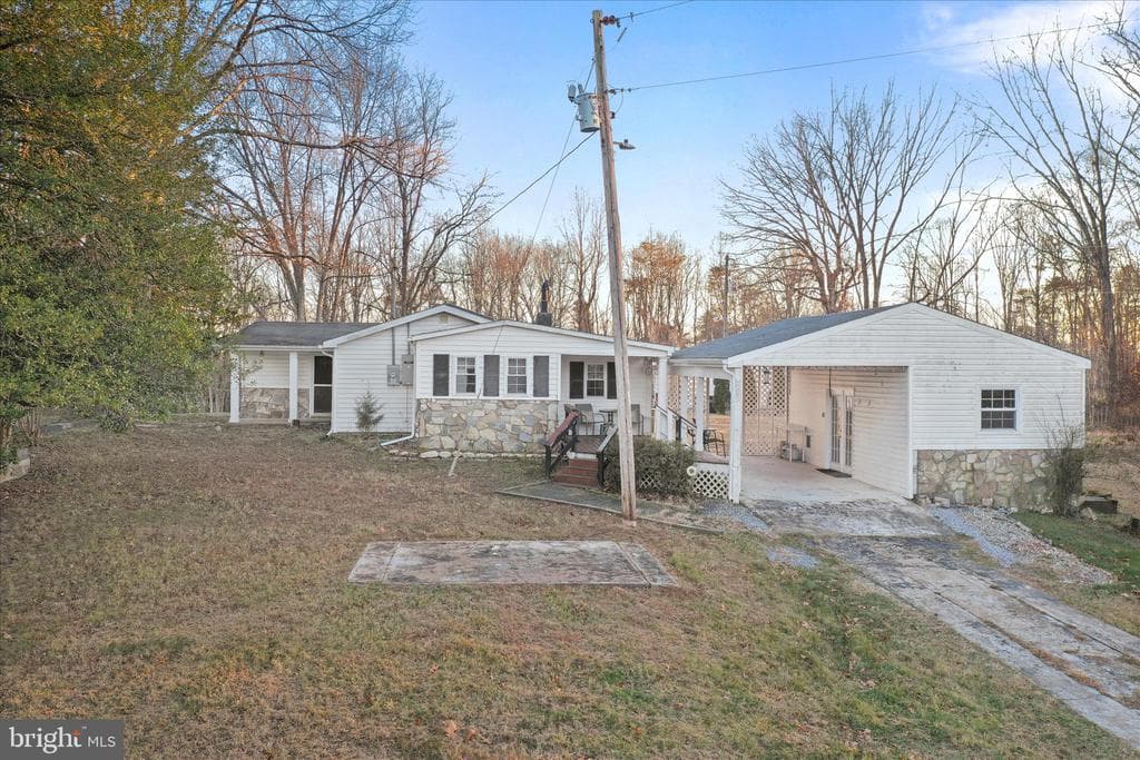 464 Castleton Ford Road photo 1