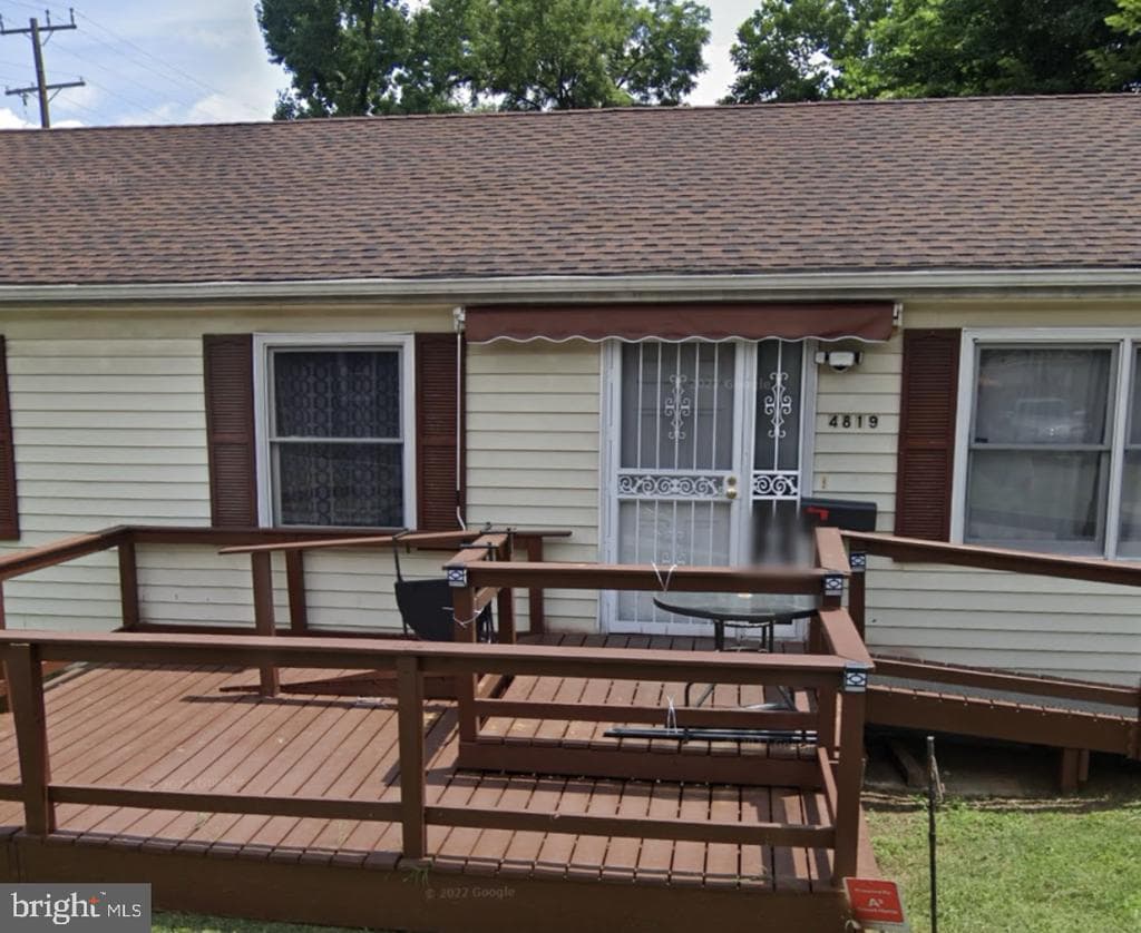4819 52nd Avenue photo 1